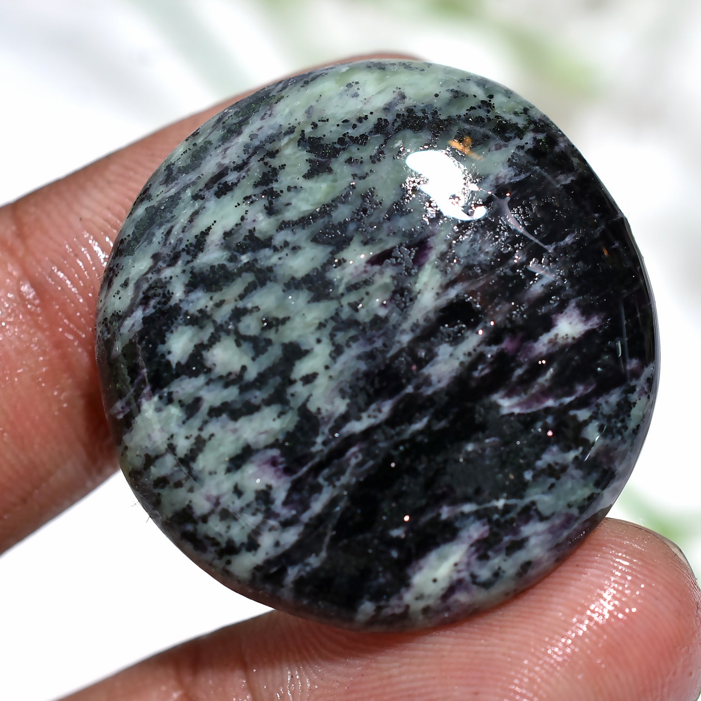 Round Shape Kammererite Cabochon – Unique Deep Purple Stone for Pendants(30x30x3mm,/49ct)