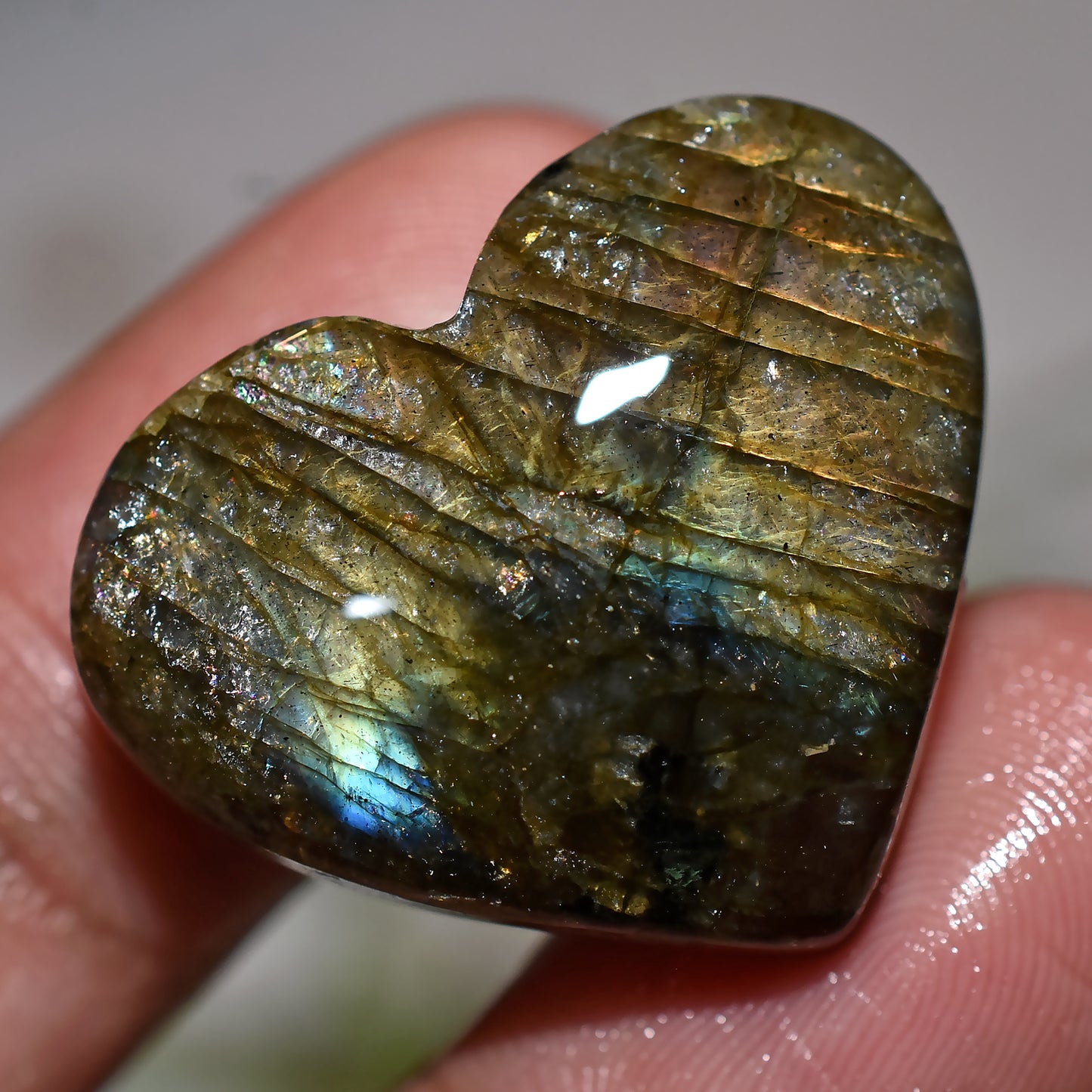 Unique Labradorite Heart Cabochon – Natural Wholesale Gemstone for Jewelry & Healing (21x27x4mm,/37ct)