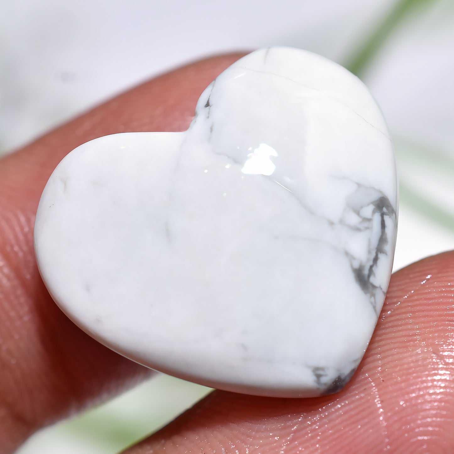 Elegant Howlite Heart White & Gray Veined Cabochon – Natural Gemstone for Jewellery Gifts