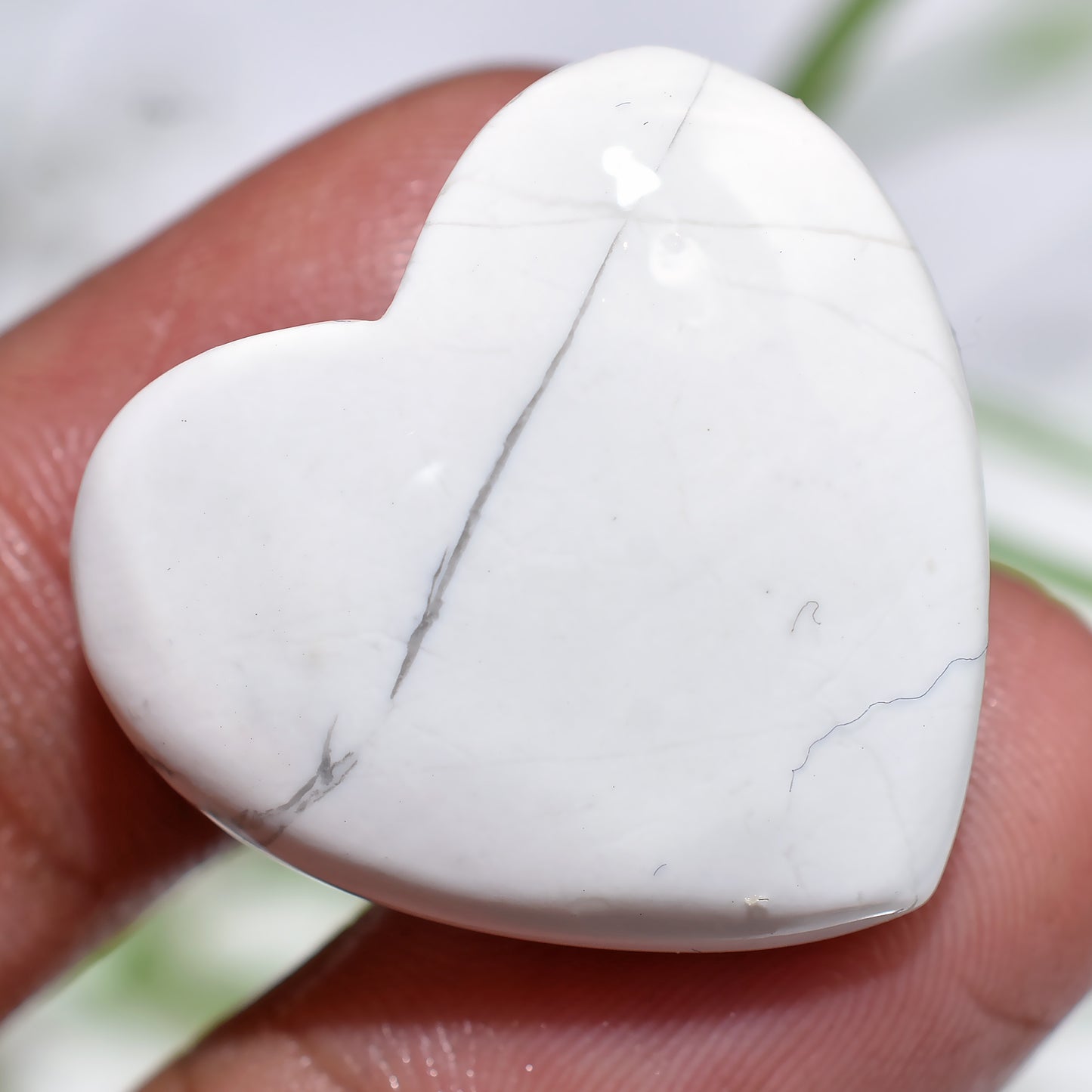 Natural Howlite Heart Gemstone – White & Gray Polished Cabochon for Crafting(24x27x4mm,/42ct)