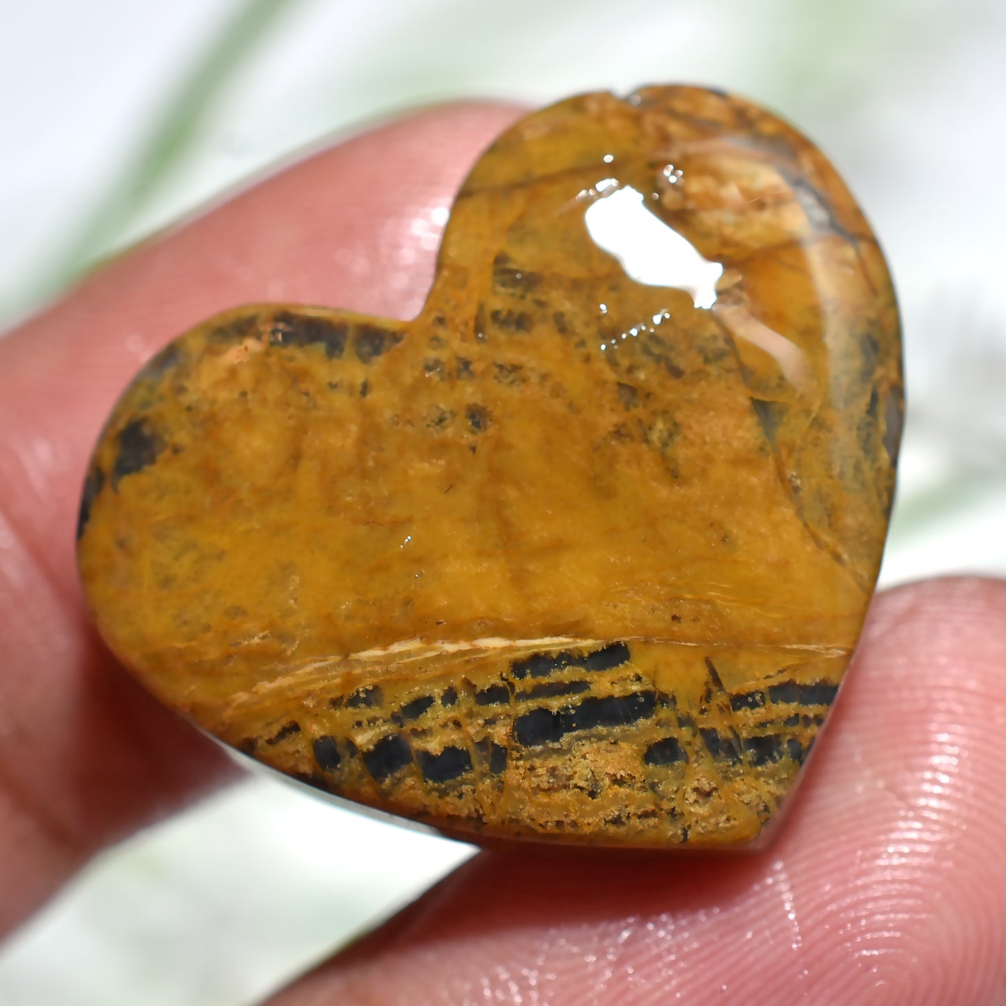 Stunning Mango Jasper Heart – Smooth & Polished Cabochon for Crafting (18x25x4mm,/28ct)