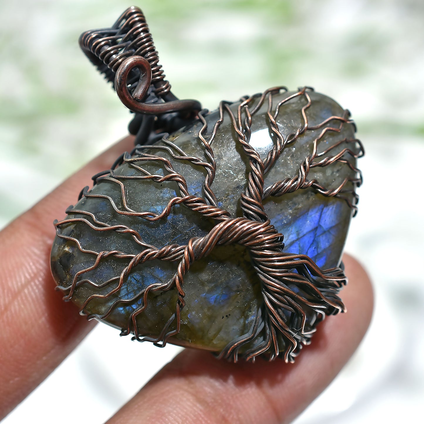 Trendy Labradorite Gemstone Pendant – Wholesale Oxidized Copper Wire Wrapped Necklace