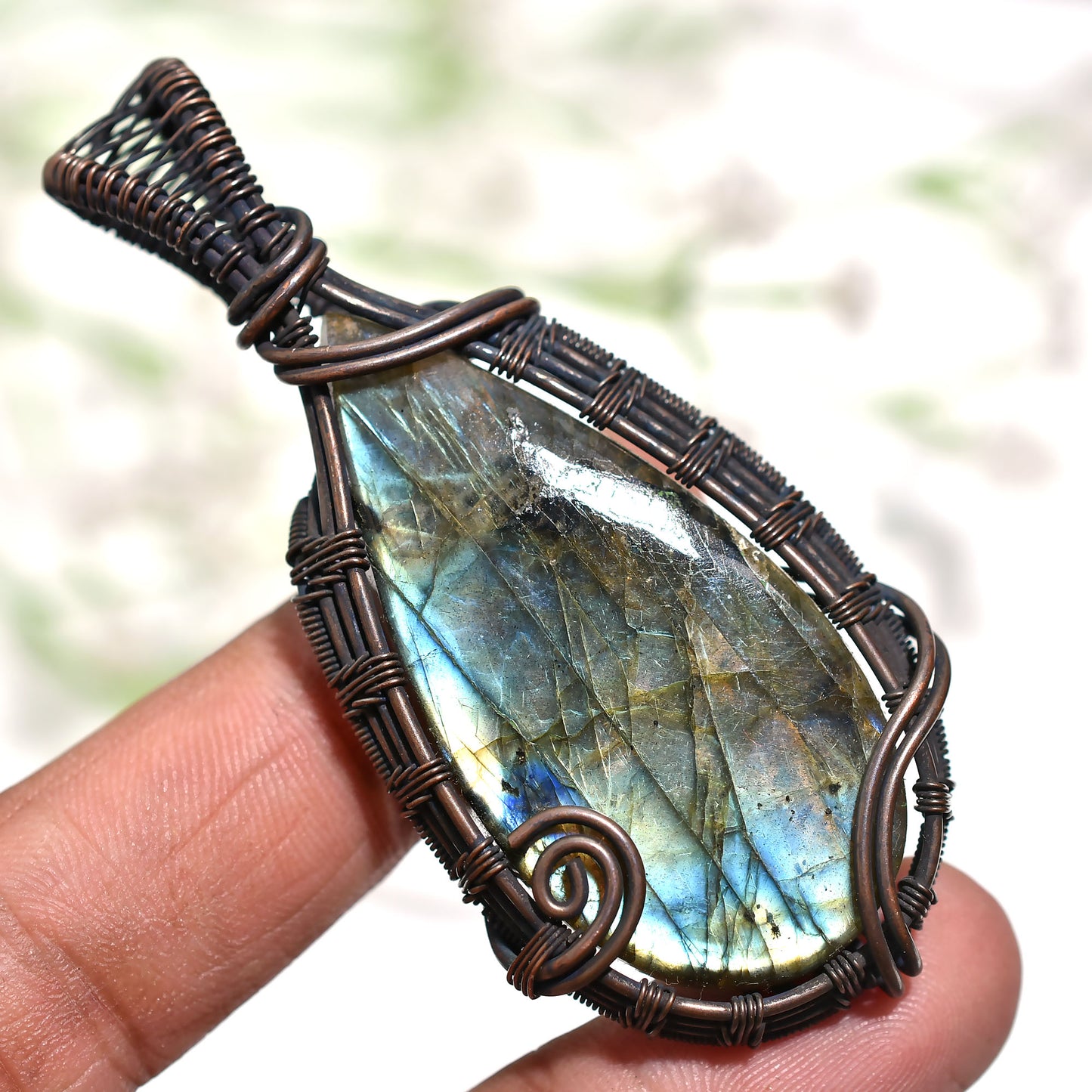 Elegant Labradorite Wire Wrapped Pendant – Wholesale Natural Stone Necklace Jewelry Lovers