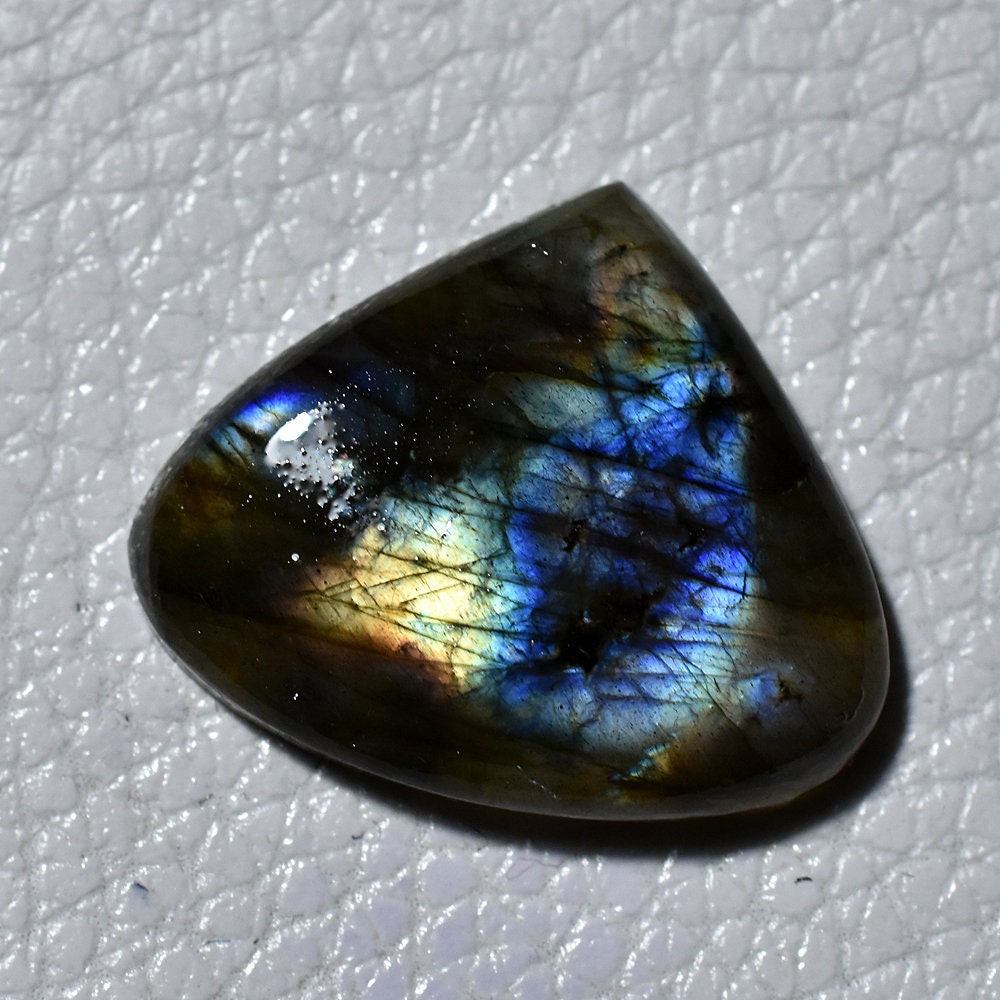 Trendy Flashy Labradorite Cabochon - Heart Shape Gemstone