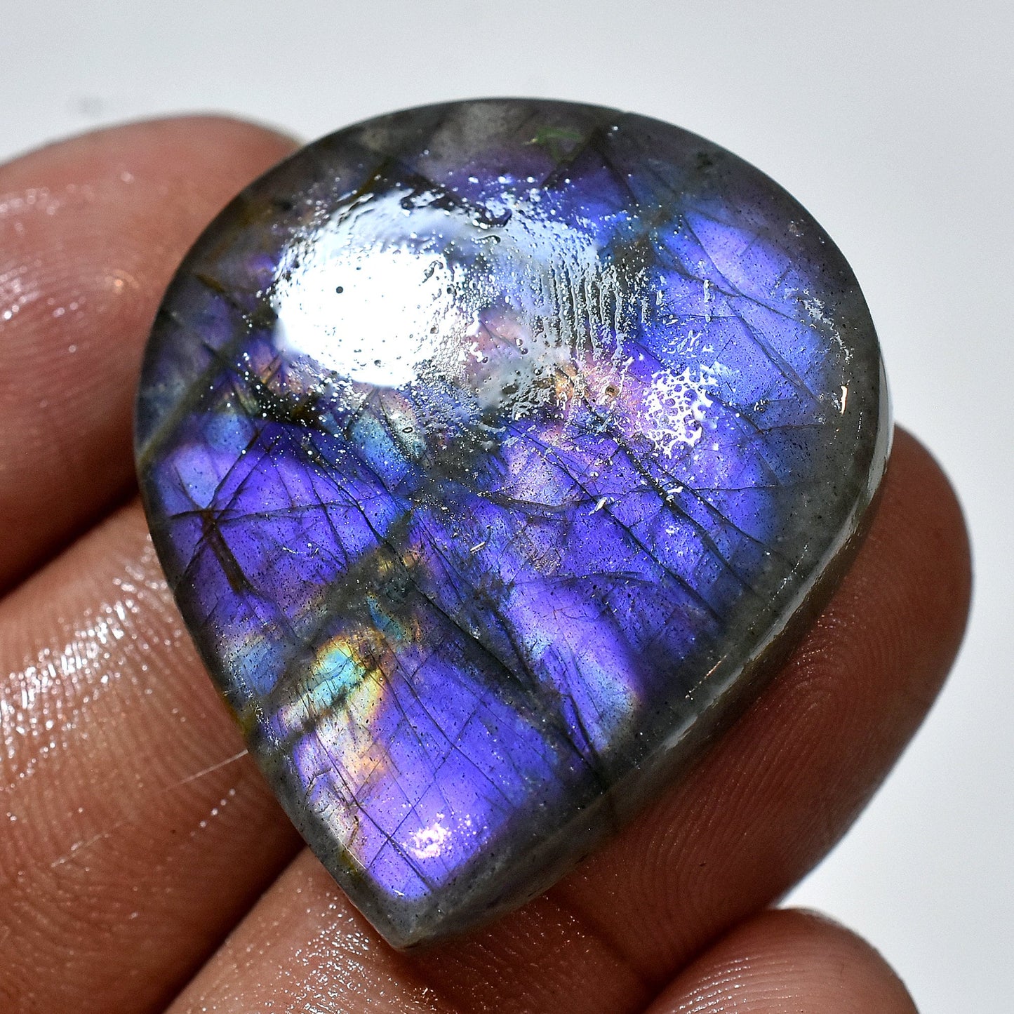 Natural Labradorite Stone – Iridescent Gemstone for Jewelry and Healing