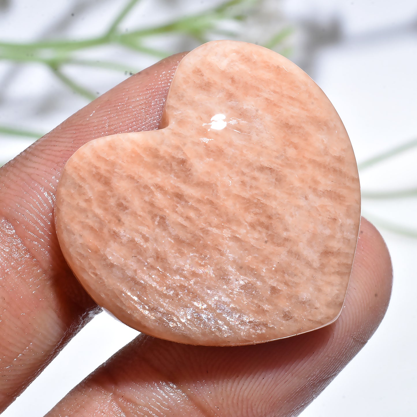 Shimmering Peach Moonstone Heart Cabochon – Unique Gemstone Gift (26x27x2mm,/43ct)