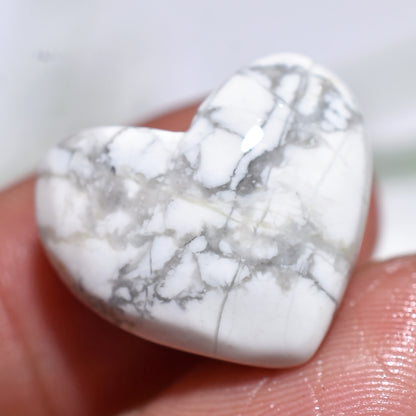 Unique Howlite Heart Cabochon – White & Gray Veined Gemstone for DIY Cafts (16x20x4mm,/17ct)