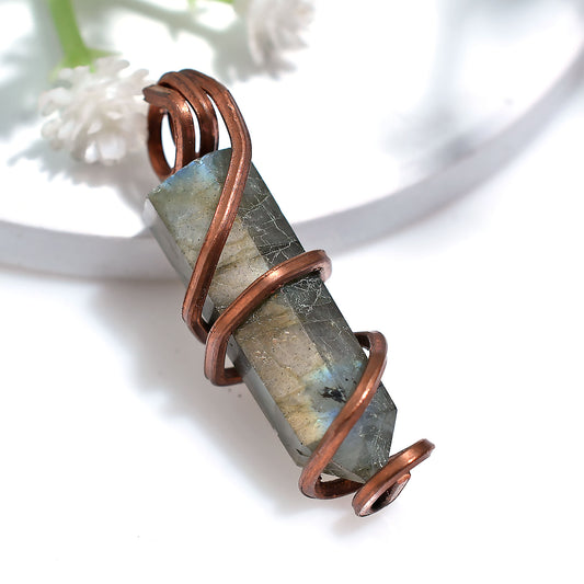 Elegant Labradorite Pencil Pendant – Energy Balancing & Stone Chakra Healing 26ct