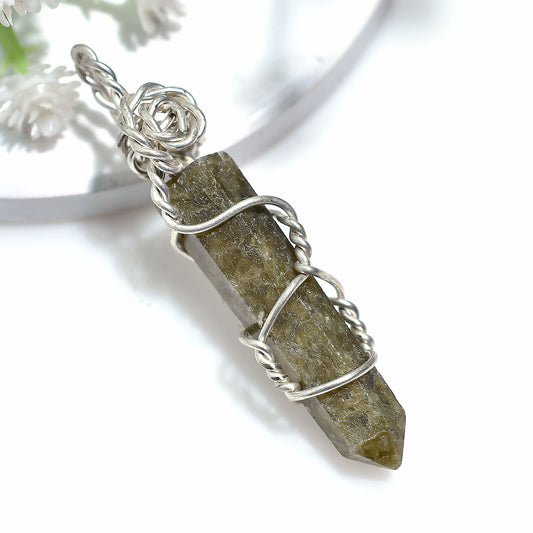 Elegant Silver Wire Wrapped Labradorite Pendant – Handmade Spiritual Gemstone Jewelry 30ct