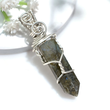 39ct Silver Labradorite Healing Pendant – Handmade Wire Wrapped Wholesale Stone Jewelry
