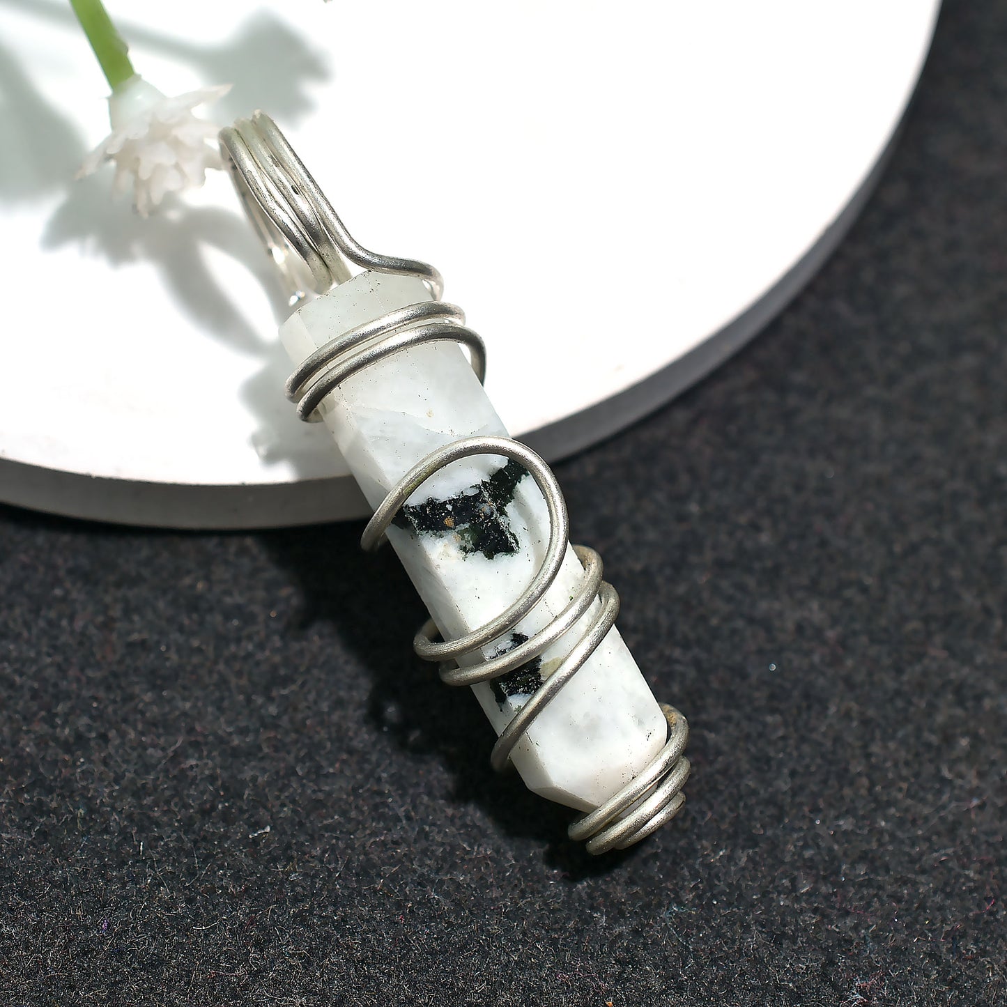Elegant Rainbow Moonstone Pendant – Wholesale Silver Wire Wrapped Pencil Crystal 20ct