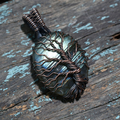 Spiritual Labradorite Stone Necklace – Wholesale Copper Wire Wrapped Pendant (23x43x8mm,/64ct)
