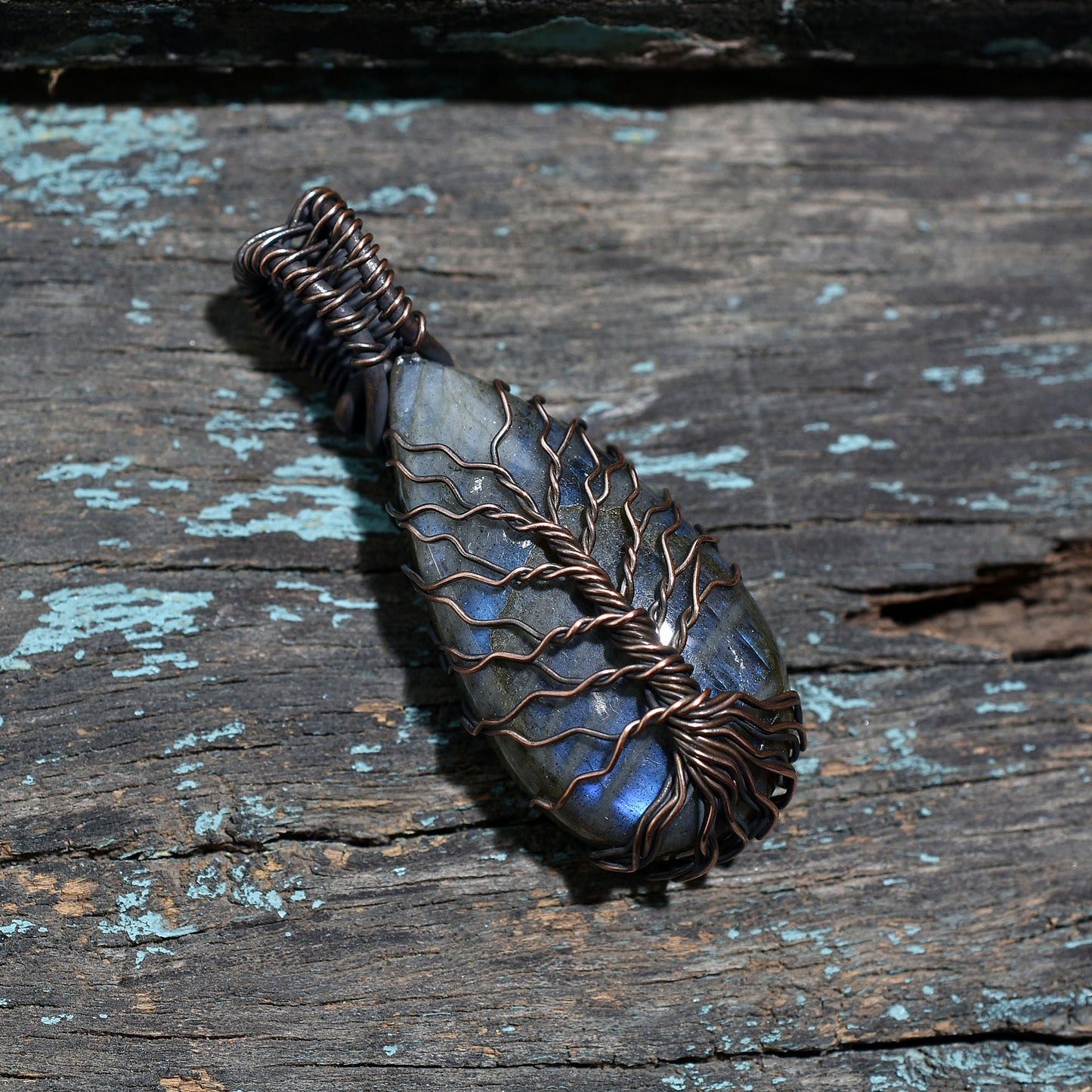 Elegant Copper Wire Wrapped Labradorite Pendant – Wholesale Crystal Gemstone Jewelry