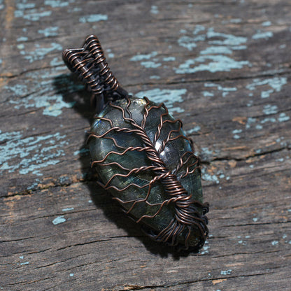 Mystical Labradorite Pendant – Wholesale Oxidized Copper Gemstone Jewelry(18x45x9mm,/60ct)