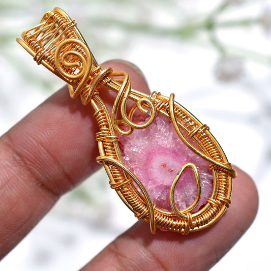 Pretty Pink Solar Quartz Pendant – Wholesale Gold Wire Wrapped Gemstone Jewellery