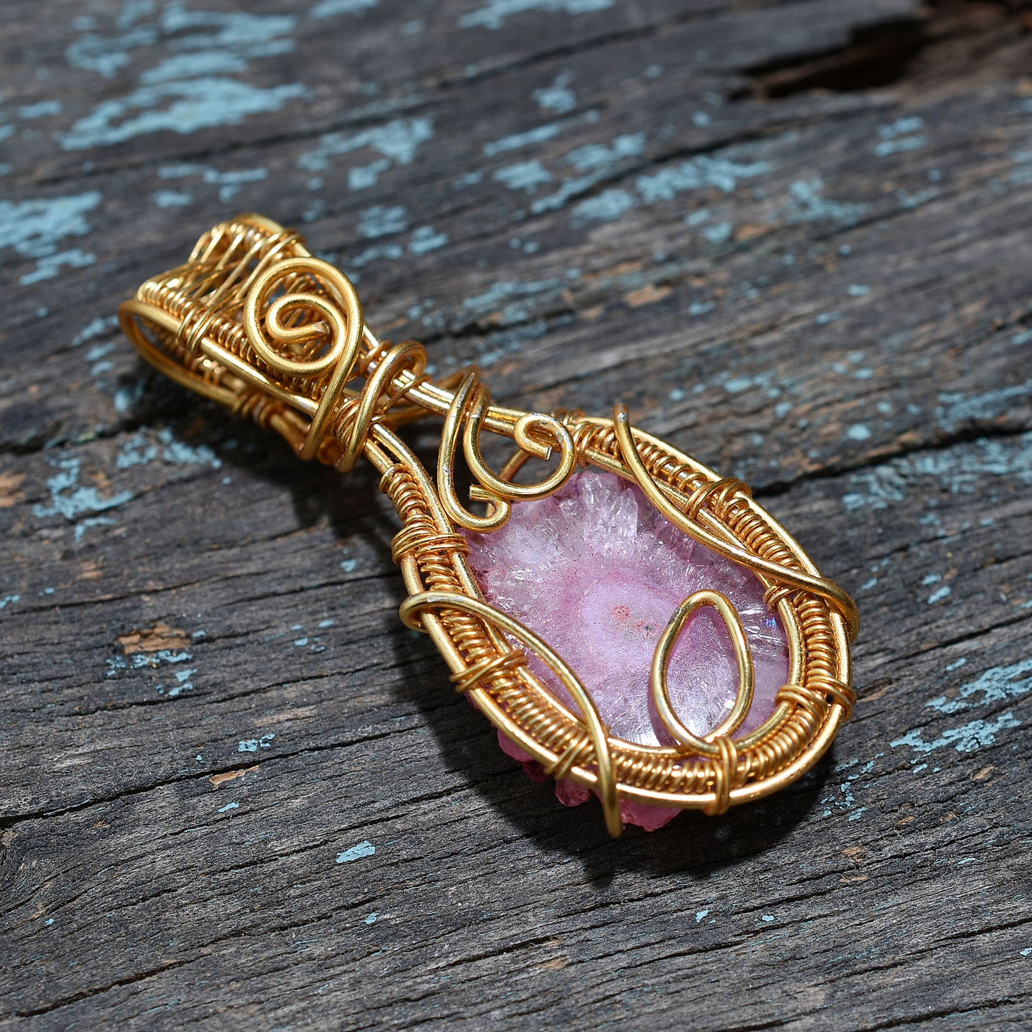 Pretty Pink Solar Quartz Pendant – Wholesale Gold Wire Wrapped Gemstone Jewellery