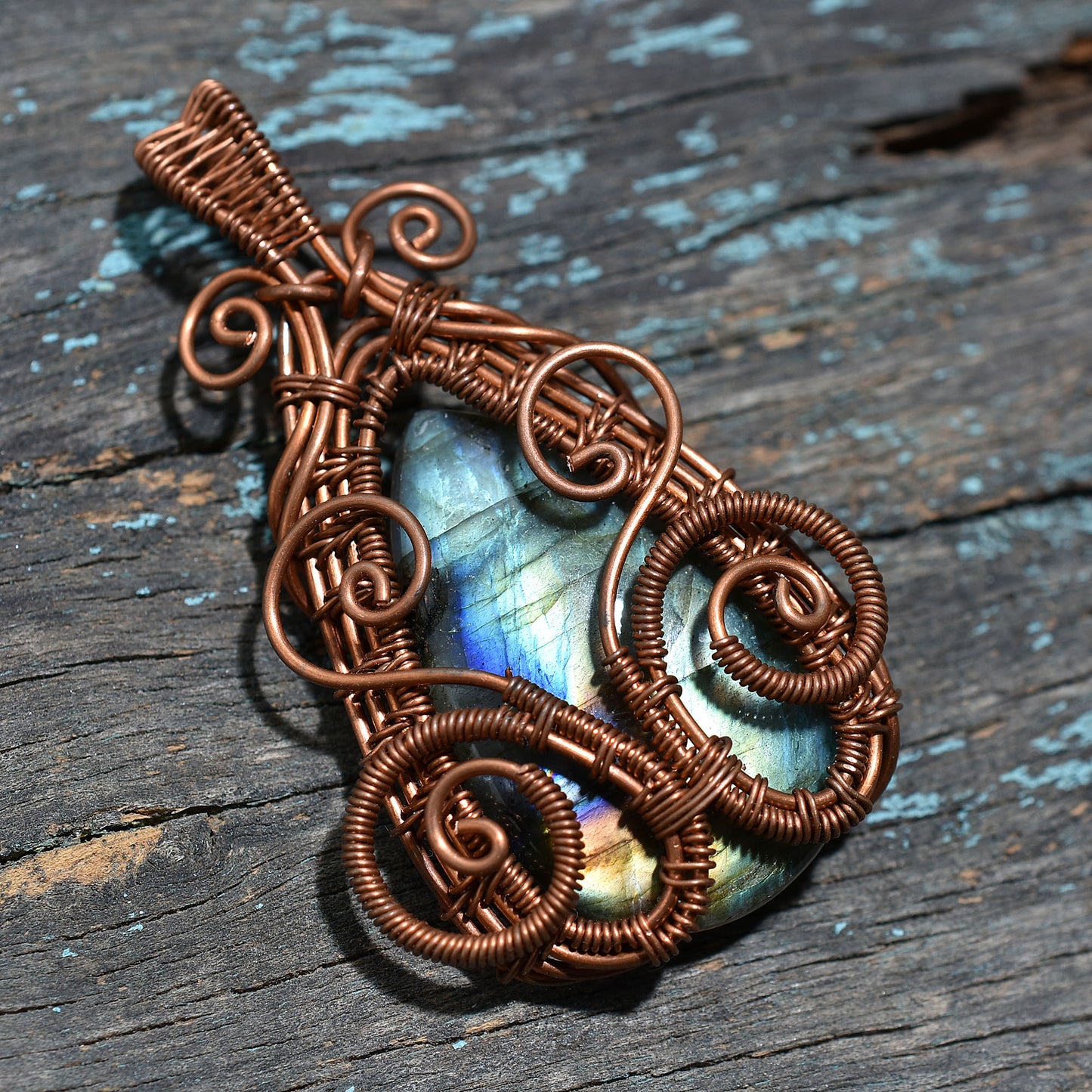 Artisan Flashy Labradorite Pendant – Copper Wire Wrapped Healing Crystal Wholesale Handmade Necklace