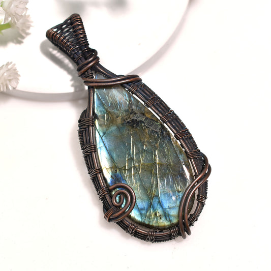 Elegant Labradorite Wire Wrapped Pendant – Wholesale Natural Stone Necklace Jewelry Lovers
