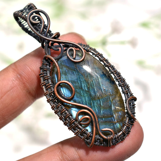 Flashy Blue Labradorite Gemstone Pendant – Wholesale Copper Wire Wrapped Artistic Design Necklace