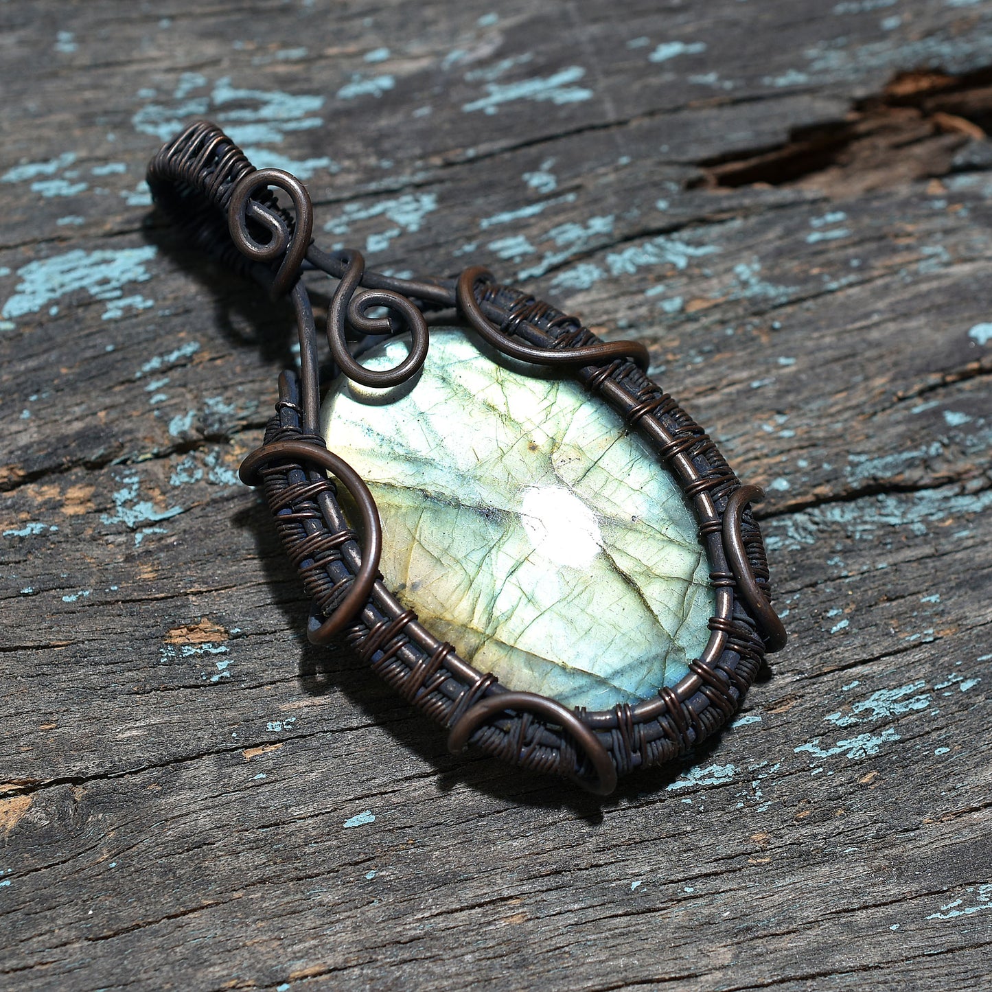 Elegant Labradorite Flashy Gemstone Pendant – Copper Wire Wrapped Wholesale Handcrafted Jewelry