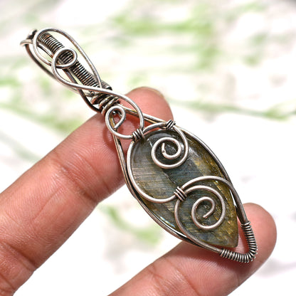 Handmade Labradorite Necklace – Silver Wire Wrapped Swirl Design Wholesale Gemstone Pendant