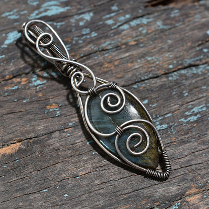 Handmade Labradorite Necklace – Silver Wire Wrapped Swirl Design Wholesale Gemstone Pendant