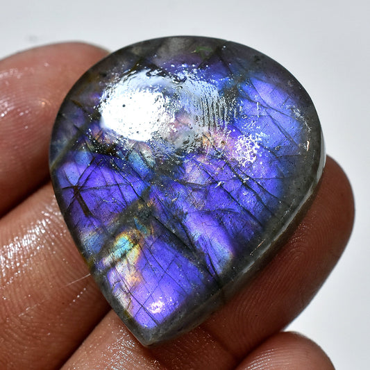 Natural Labradorite Stone – Iridescent Gemstone for Jewelry and Healing