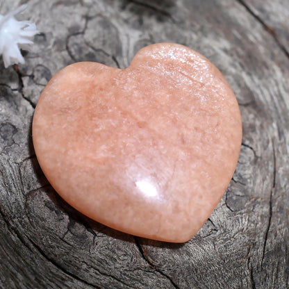 Glowing Peach Moonstone Heart – Wholesale Natural Gemstone for Pendants or Gifts
