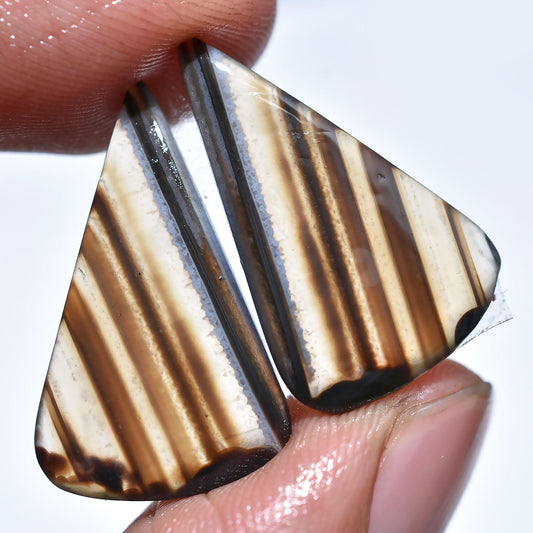Polished Black & White Pair Cabochon Banded Agate Gemstone Earrings Pair.
